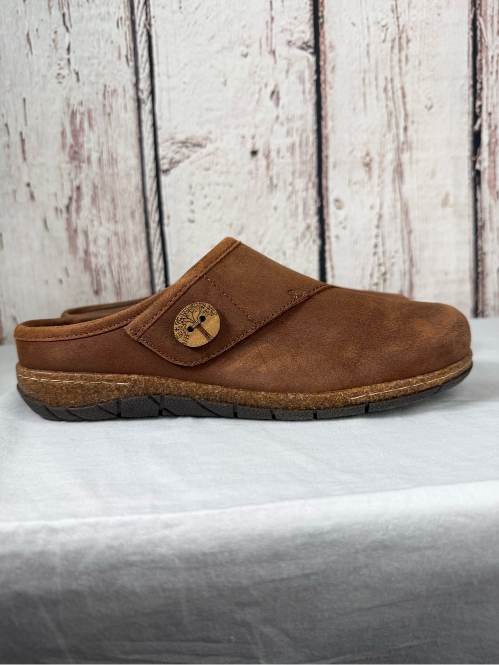 Earth Ezra Button Wrap Suede Leather Slip On Clogs Mules Size 8 - Picture 2 of 15